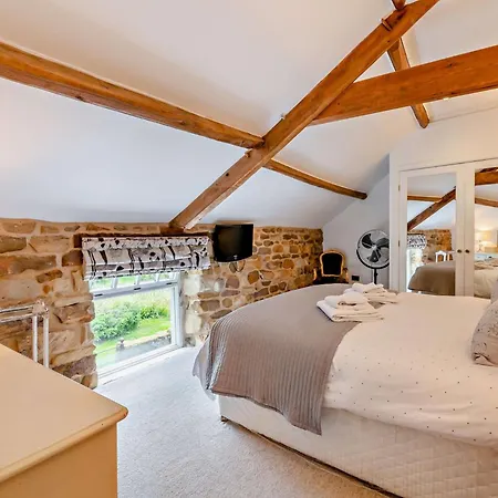 2 Bed In Helmsley 93099 Chop Gate