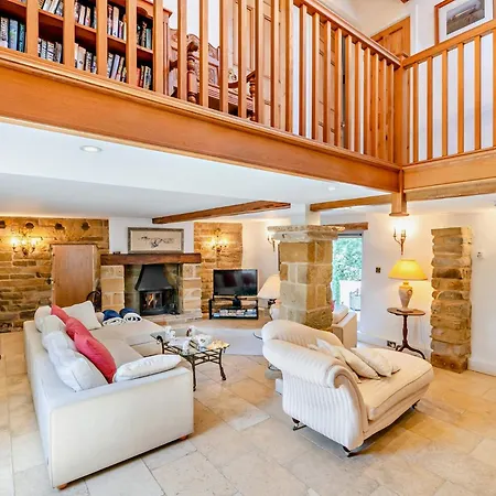 2 Bed In Helmsley 93099 Chop Gate