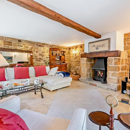 2 Bed In Helmsley 93099 Chop Gate